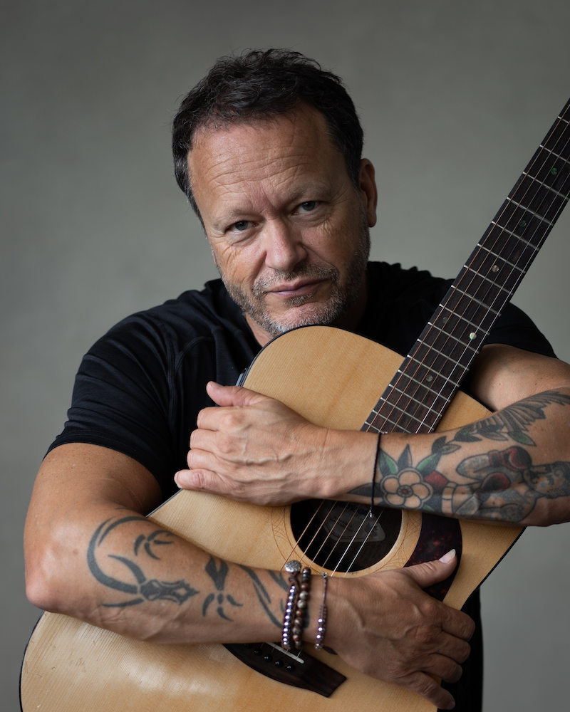 Keynote Van wereldtour naar innerlijke reis – over verandering, creativiteit en authenticiteit